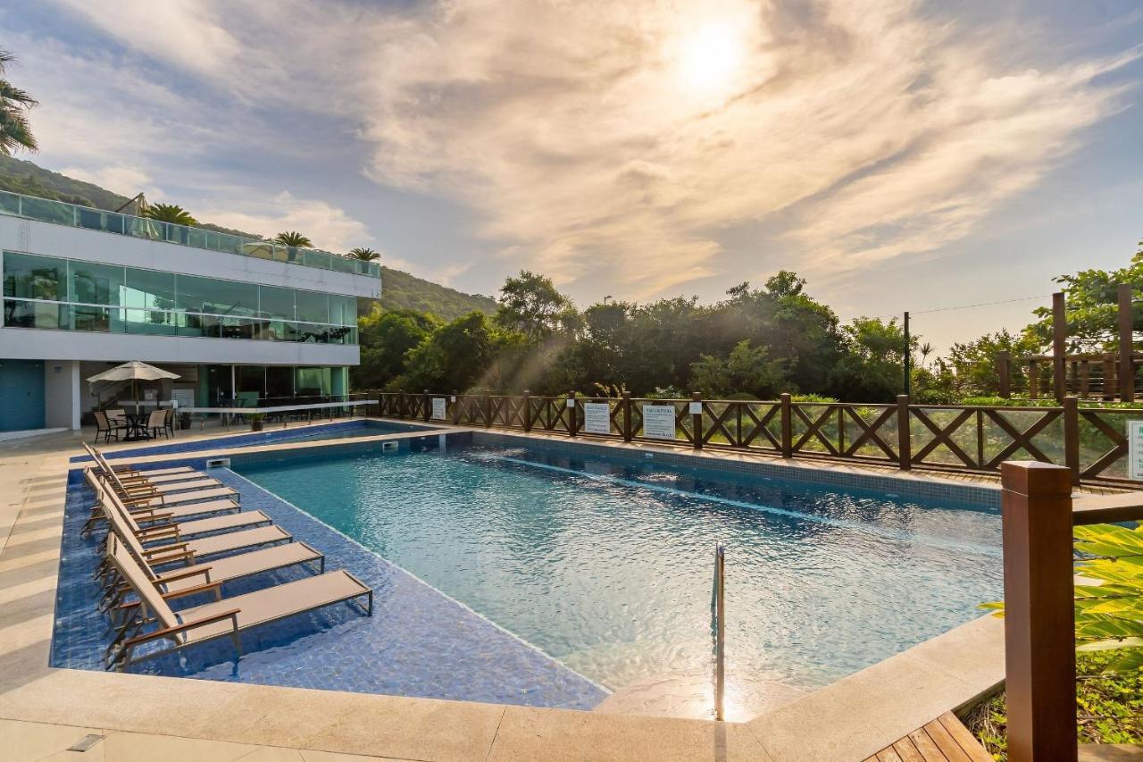 Varandas Do Atlantico: Beachfront Comfort Apartment Bombinhas