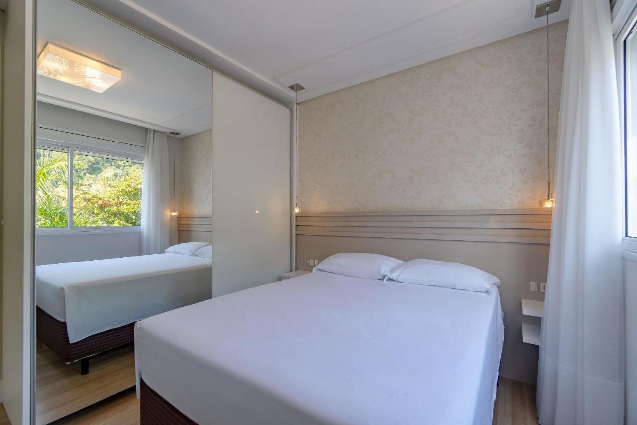Varandas Do Atlantico: Beachfront Comfort Apartment Bombinhas
